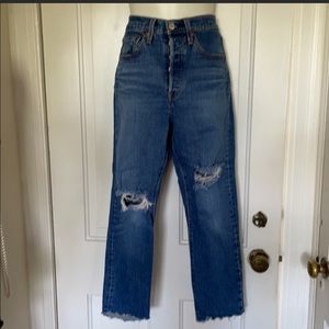 Womens 501 Levis skinny jean. 25 waist